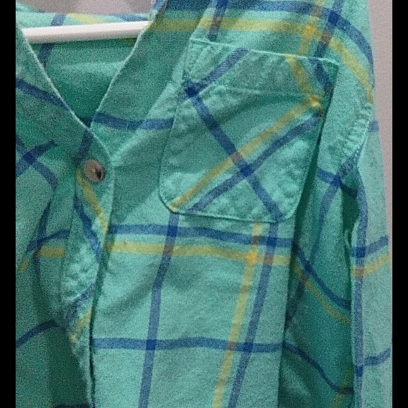 A blue and green and a little bit of yellow shirt - Picture 3 of 6